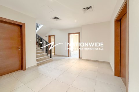 Willa na sprzedaż w Abu Dhabi, ZEA 4 sypialnie, 532 mkw., nr 682533 - zdjęcie 2