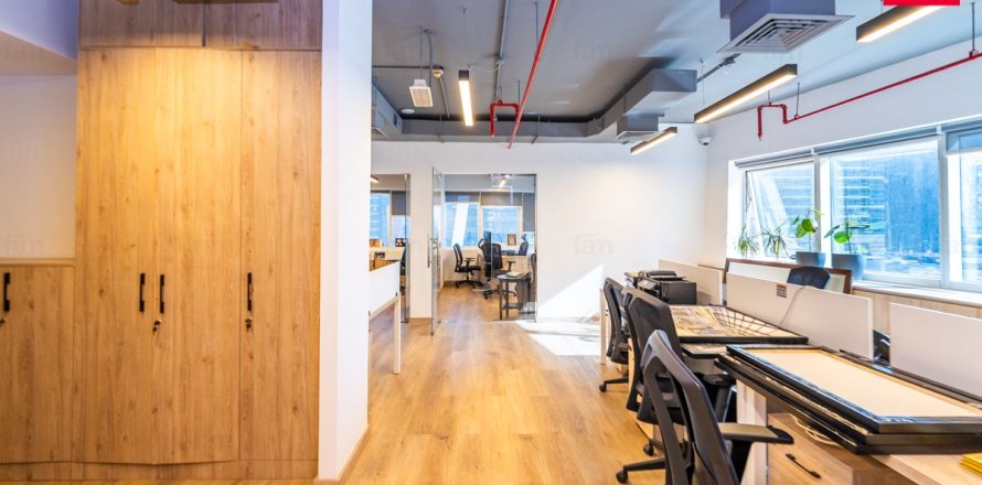 Toimisto Dubai, Arabiemiraatit 125 m2 № 693162