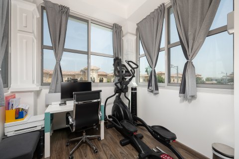 Falcon City of Wonders, Dubai, BAE’de satılık villa 5 yatak odası, 540.14 m&sup2; No 748793 - fotoğraf 14
