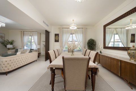 Falcon City of Wonders, Dubai, BAE’de satılık villa 5 yatak odası, 540.14 m&sup2; No 748793 - fotoğraf 2
