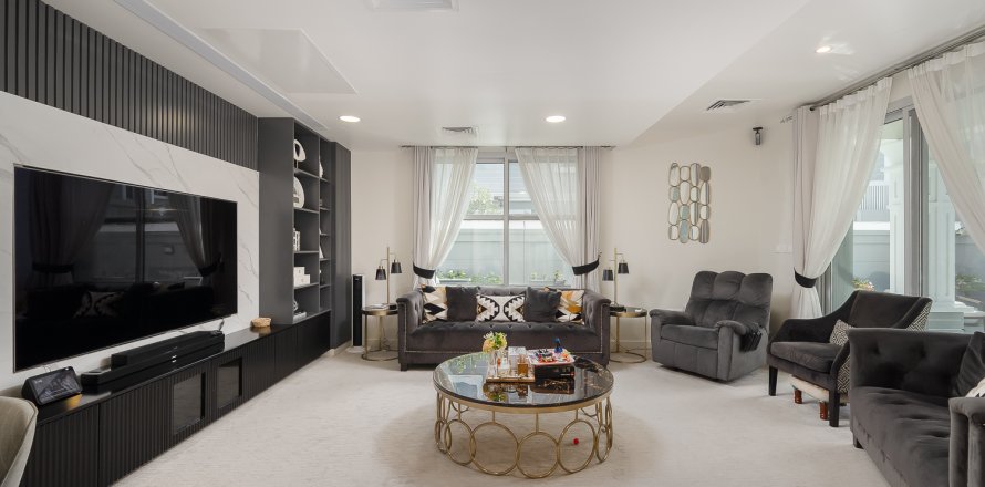 Falcon City of Wonders, Dubai, BAE’de villa 5 yatak odası, 540.14 m&sup2; No 748793