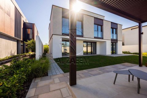 Villa on the Saadiyat Island, Abu Dhabi, UAE 6 bedrooms, 821 sq.m. № 615084 - photo 2