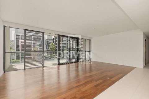 Apartment in City Walk, Dubai, UAE 3 bedrooms, 214.98 sq.m. № 755938 - photo 4
