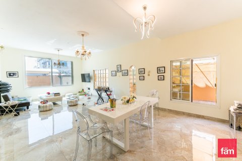 Villa sa Dubai, UAE 4 silid-tulugan, 471.5 sq.m. № 710294 - larawan 2