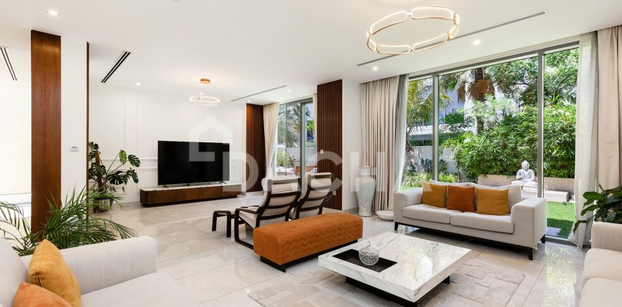 Huvila Dubai Hills Estate, Dubai, Arabiemiraatit 4 makuuhuonetta, 465 m2 № 710295