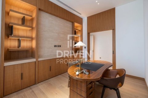 Duplex à vendre à Jumeirah, Dubai, EAU 5 chambres, 828.32 m2 № 761576 - photo 18