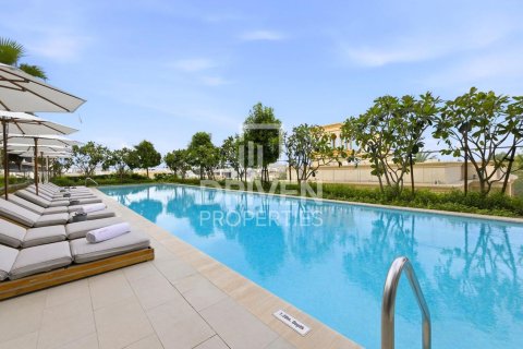 Duplex à vendre à Jumeirah, Dubai, EAU 5 chambres, 828.32 m2 № 761576 - photo 28