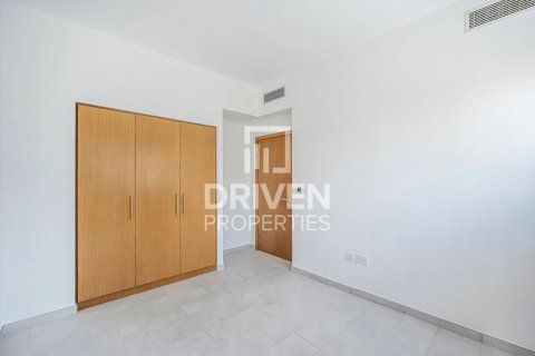 Villa in Dubai Land, Dubai, UAE 4 bedrooms, 231.24 sq.m. № 746388 - photo 13