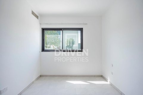 Villa in Dubai Land, Dubai, UAE 4 bedrooms, 231.24 sq.m. № 746388 - photo 12