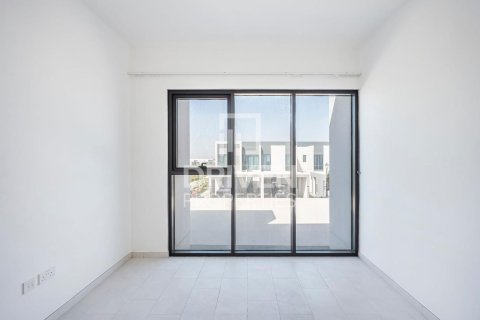 Villa in Dubai Land, Dubai, UAE 4 bedrooms, 231.24 sq.m. № 746388 - photo 10