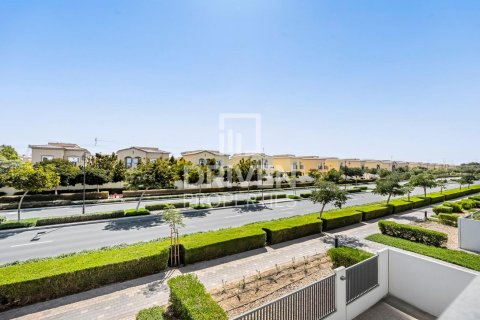 Villa in Dubai Land, Dubai, UAE 4 bedrooms, 231.24 sq.m. № 746388 - photo 18