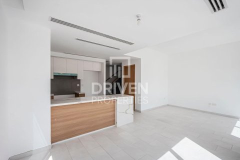 Villa in Dubai Land, Dubai, UAE 4 bedrooms, 231.24 sq.m. № 746388 - photo 4
