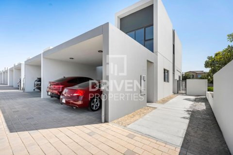Villa in Dubai Land, Dubai, UAE 4 bedrooms, 231.24 sq.m. № 746388 - photo 16