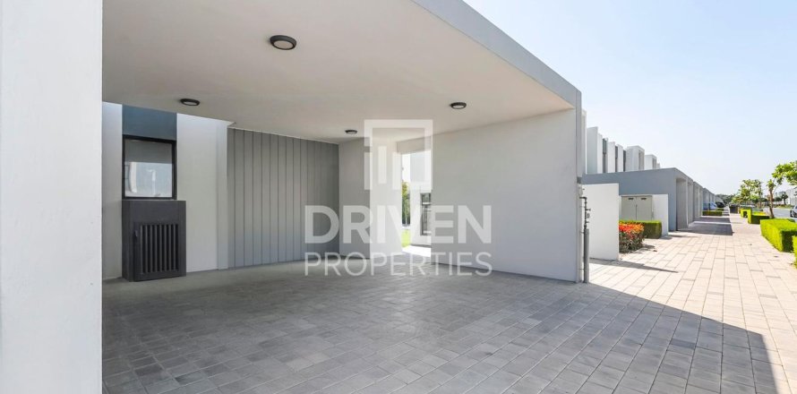 Villa in Dubai Land, Dubai, UAE 4 bedrooms, 231.24 sq.m. № 746388