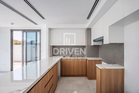 Villa in Dubai Land, Dubai, UAE 4 bedrooms, 231.24 sq.m. № 746388 - photo 14