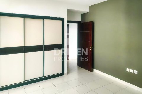 Apartment in Dubai Studio City, Dubai, UAE 3 bedrooms, 125.79 sq.m. № 746389 - photo 6