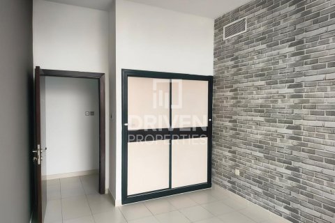 Apartment in Dubai Studio City, Dubai, UAE 3 bedrooms, 125.79 sq.m. № 746389 - photo 5