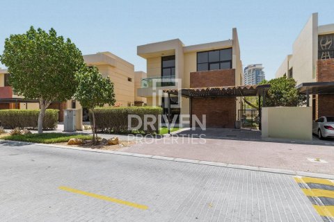 Vila v DAMAC Hills (Akoya by DAMAC), Dubai, SAE 5 spální, 660.08 m2 č. 746391 - Fotografia 3