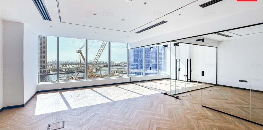 Oficiu în Business Bay, Dubai, EAU 74.4 mp.  №702715