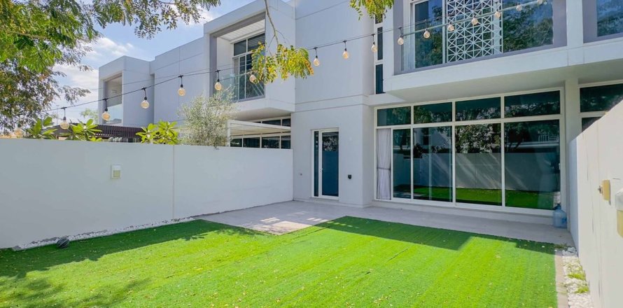 Řadový dům v Dubai, SAE 3 ložnice, 187.2 m² Č.: 702717