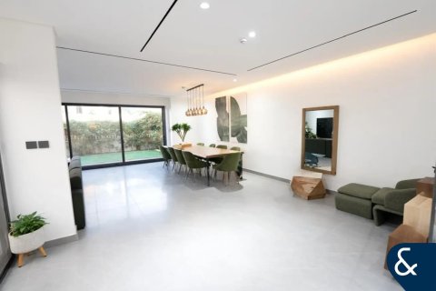 Vila v Al Furjan, Dubai, SAE 4 spálne, 222 m2 č. 688810 - Fotografia 2