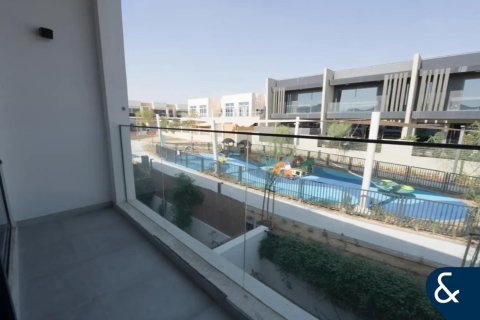 Vila v Al Furjan, Dubai, SAE 4 spálne, 222 m2 č. 688810 - Fotografia 20