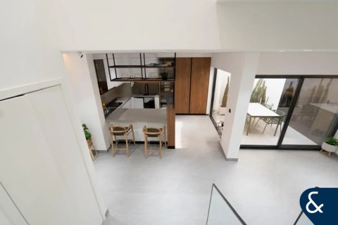 Vila v Al Furjan, Dubai, SAE 4 spálne, 222 m2 č. 688810 - Fotografia 6