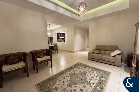 Villa in Reem, Dubai, UAE 3 bedrooms, 222 sq.m. № 688805 - photo 2