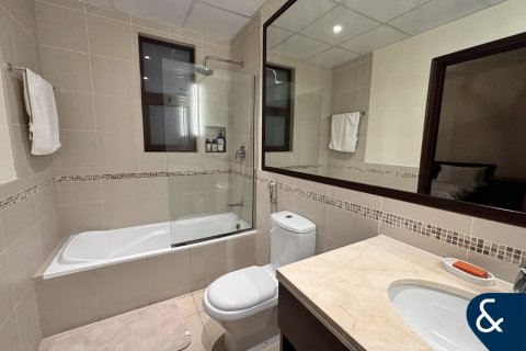 Villa in Reem, Dubai, UAE 3 bedrooms, 222 sq.m. № 688805 - photo 9