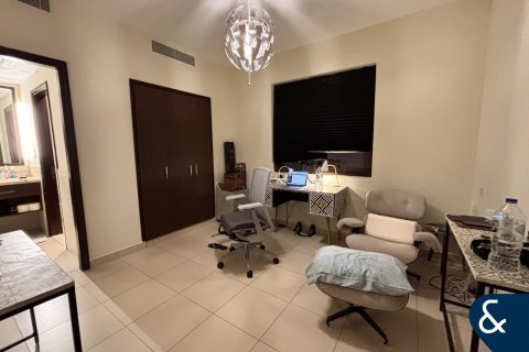 Villa in Reem, Dubai, UAE 3 bedrooms, 222 sq.m. № 688805 - photo 10