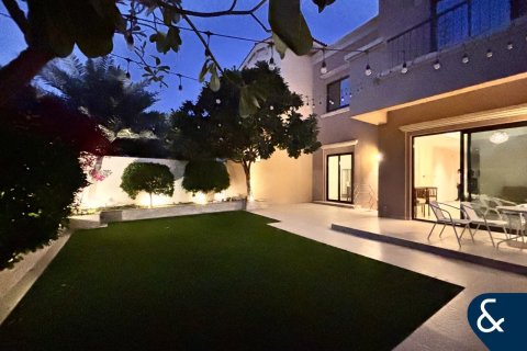 Villa in Reem, Dubai, UAE 3 bedrooms, 222 sq.m. № 688805 - photo 1