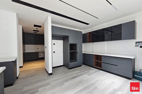 Huvila Al Furjan, Dubai, Arabiemiraatit 5 makuuhuonetta, 600 m2 № 693967 - kuva 18