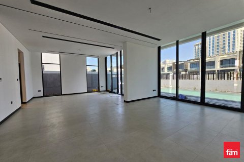 Huvila Al Furjan, Dubai, Arabiemiraatit 5 makuuhuonetta, 600 m2 № 693967 - kuva 26