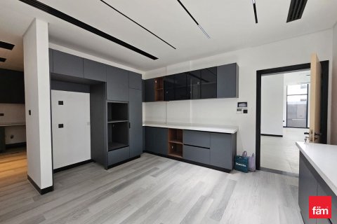 Huvila Al Furjan, Dubai, Arabiemiraatit 5 makuuhuonetta, 600 m2 № 693967 - kuva 16