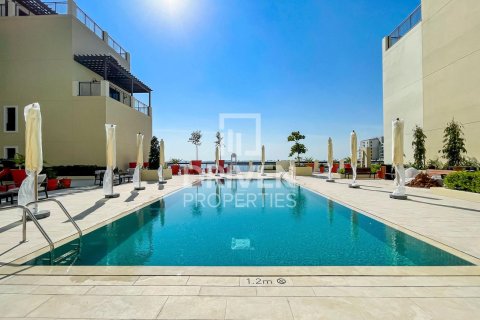 Appartement te koop in Jumeirah, Dubai, VAE 2 slaapkamers, 126 vr.m., nr 653418 - foto 25