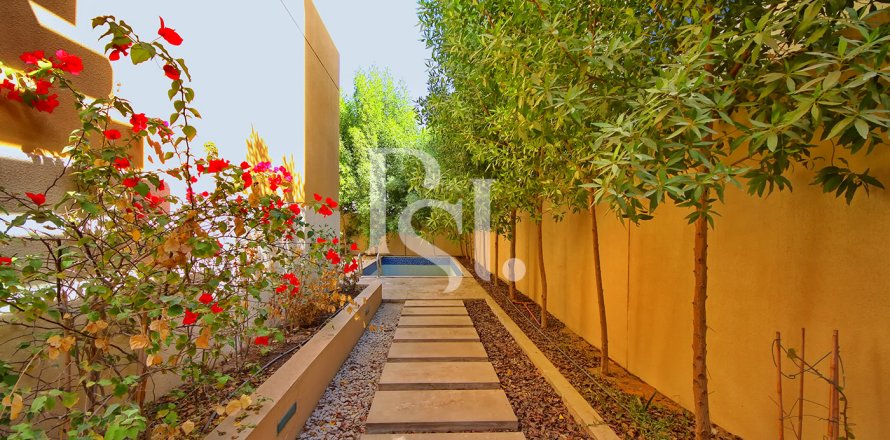 Вилла в Al Raha Gardens, Абу-Даби, ОАЭ 3 спальни, 361м2 № 716162