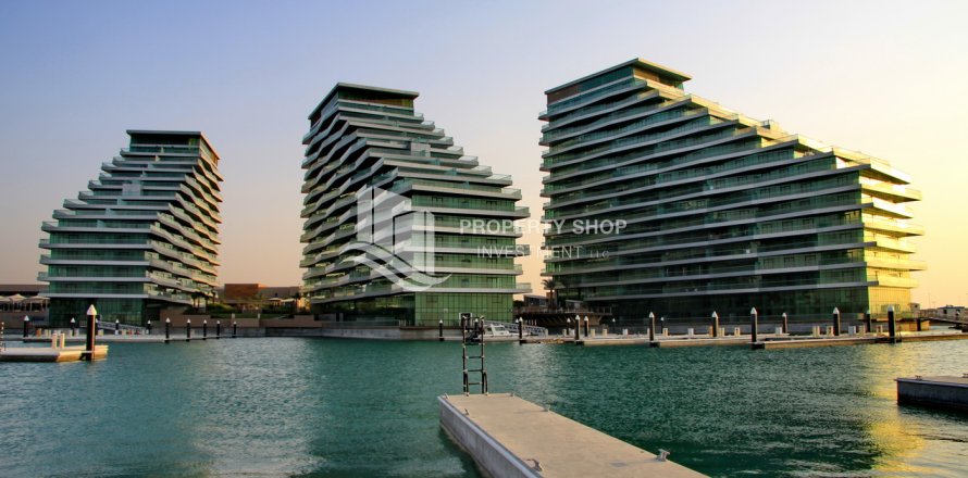 Квартира в Al Raha Beach, Абу-Даби, ОАЭ 3 спальни, 329м2 № 716165