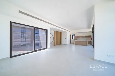 Villa in Al Furjan, Dubai, UAE 5 bedrooms, 453 sq.m. № 662555 - photo 3