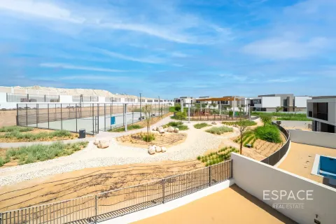 Villa in Al Furjan, Dubai, UAE 5 bedrooms, 453 sq.m. № 662555 - photo 1