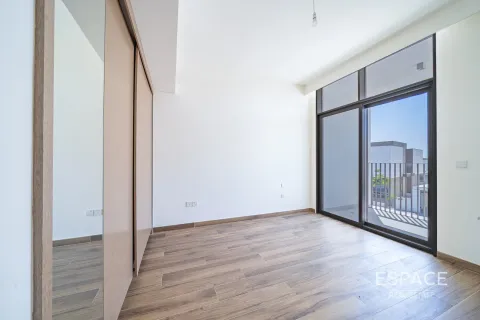 Villa in Al Furjan, Dubai, UAE 5 bedrooms, 453 sq.m. № 662555 - photo 7