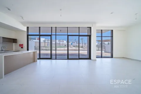 Villa in Al Furjan, Dubai, UAE 5 bedrooms, 453 sq.m. № 662555 - photo 4