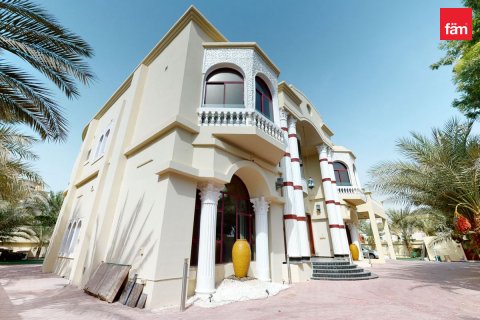 Dubai, BAE’de kiralık villa 8 yatak odası, 1723.7 m&sup2; No 726781 - fotoğraf 28