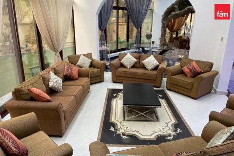 Dubai, BAE’de kiralık villa 8 yatak odası, 1723.7 m&sup2; No 726781 - fotoğraf 7