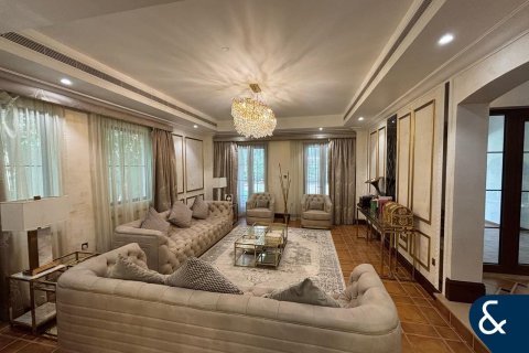 Willa do wynajęcia w Jumeirah Golf Estates, Dubai, ZEA 5 sypialnie, 514 mkw., nr 668554 - zdjęcie 7