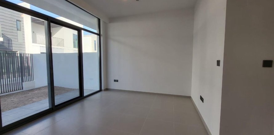 Huvila Dubai, Arabiemiraatit 3 makuuhuonetta, 128.6 m2 № 722476