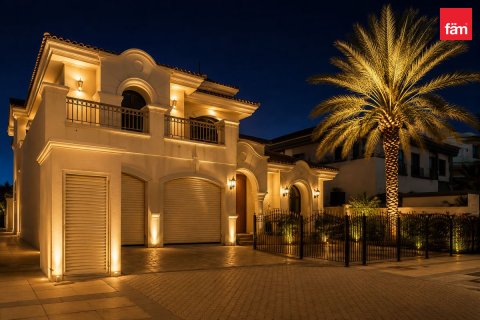 Villa in Palm Jumeirah, Dubai, UAE 4 bedrooms, 622.3 sq.m. № 722477 - photo 1
