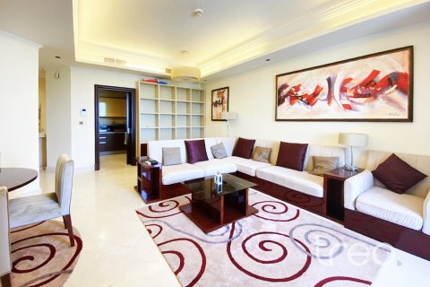 דירה ב Palm Jumeirah, Dubai, איחוד האמירויות 2 חדרי שינה, 153.1 מ