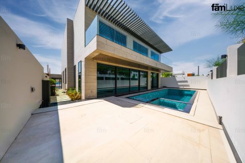 Huvila Al Furjan, Dubai, Arabiemiraatit 5 makuuhuonetta, 605.4 m2 № 710163 - kuva 3