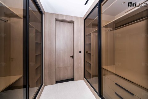 Huvila Al Furjan, Dubai, Arabiemiraatit 5 makuuhuonetta, 605.4 m2 № 710163 - kuva 24