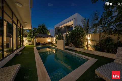 Villa in Dubai, UAE 5 bedrooms, 460 sq.m. № 710162 - photo 8